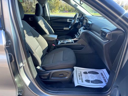 Used 2022 Ford Explorer XLT AWD/4WD image 30