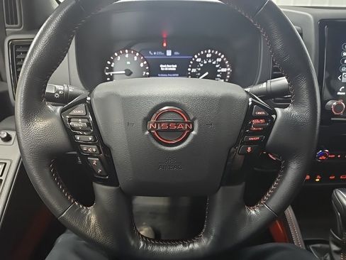 Used 2022 Nissan Frontier PRO-4X image 18
