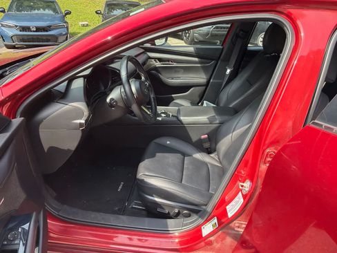 Used 2019 MAZDA MAZDA3 Hatchback w/ Preferred Package FWD image 17