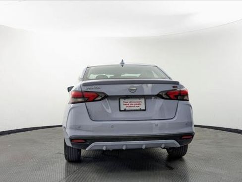 Used 2024 Nissan Versa SR FWD image 7
