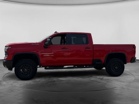 Used 2025 Chevrolet Silverado 2500 ZR2 w/ Technology Package AWD/4WD image 6