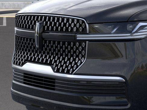 New 2026 Lincoln Navigator Reserve AWD/4WD image 17