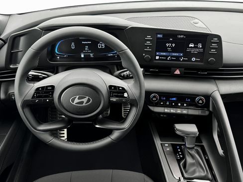 New 2025 Hyundai Elantra Sport FWD image 17