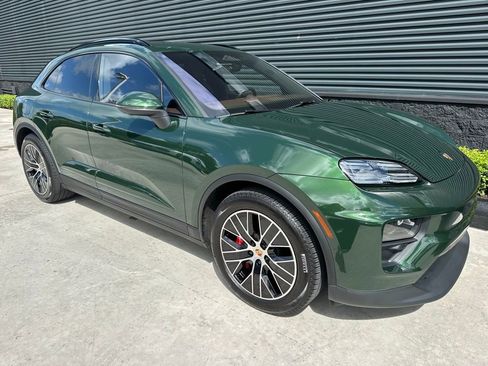 Certified 2025 Porsche Macan 4S Electric image 11