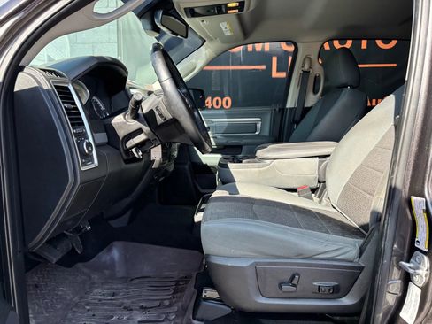 Used 2016 RAM 2500 SLT w/ Luxury Group image 18