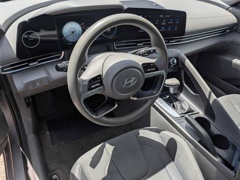 Used 2024 Hyundai Elantra SEL FWD image 2