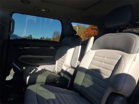 New 2026 Kia EV9 Land image 9