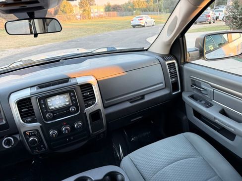 Used 2020 RAM 1500 Classic SLT image 12