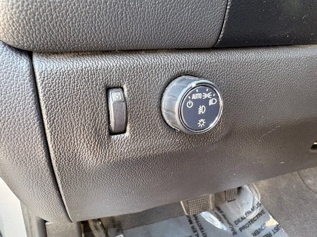 Used 2022 Chevrolet Colorado LT w/ Safety Package RWD image 13