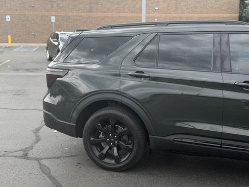 Used 2024 Ford Explorer ST-Line w/ Class IV Trailer Tow Package AWD/4WD image 5