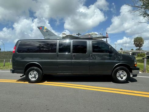 Used 2017 Chevrolet Express 3500 LT w/ LT Preferred Equipment Group RWD image 1