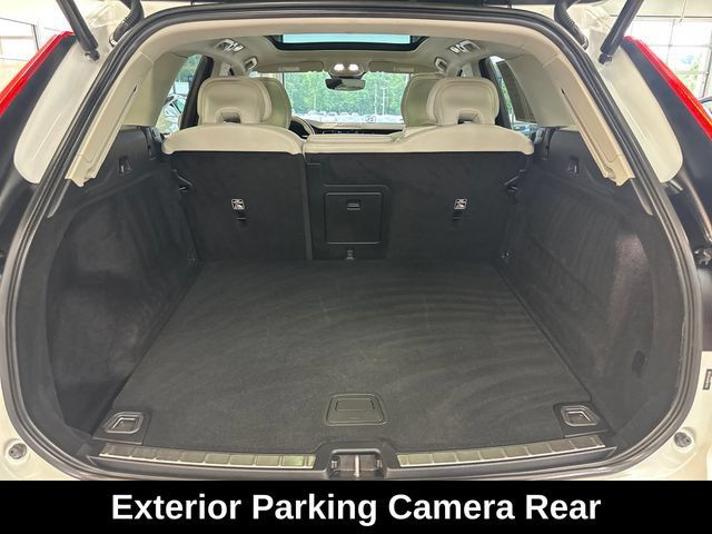 Used 2023 Volvo XC60 B5 Plus AWD/4WD image 7