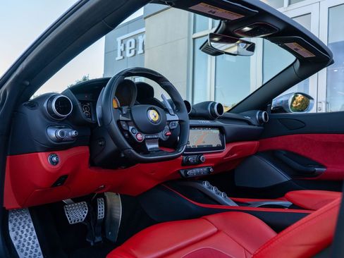 Certified 2019 Ferrari Portofino image 31