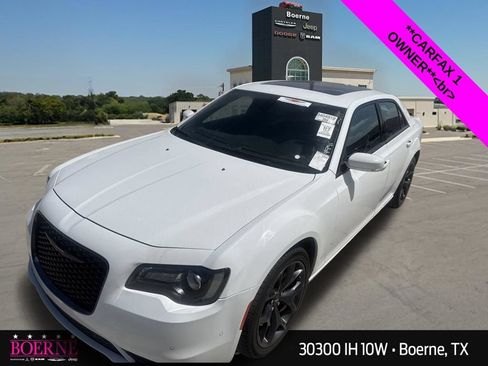 Used 2023 Chrysler 300 S RWD image 4