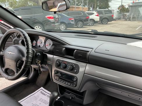 Used 2006 Chrysler Sebring GTC w/ Security Group image 30