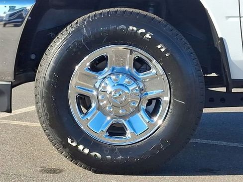 Used 2024 RAM 2500 Tradesman w/ Chrome Appearance Group image 8