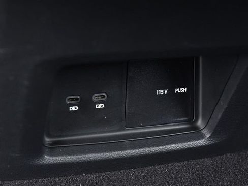 Certified 2024 Volkswagen Atlas Cross Sport SE w/ Panoramic Sunroof Package AWD/4WD image 24