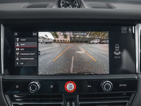 New 2025 Porsche Macan image 40