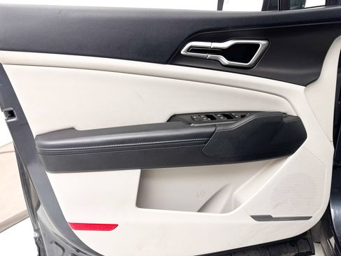 Certified 2023 Kia Sportage EX FWD image 29