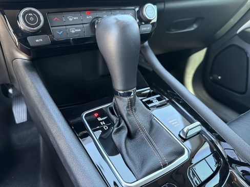 Used 2022 Jeep Compass Limited w/ Sun and Sound Group AWD/4WD image 35
