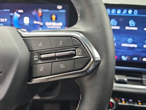 Used 2025 Chevrolet Equinox EV LT w/ LPO, All-Weather Mat Package FWD image 18