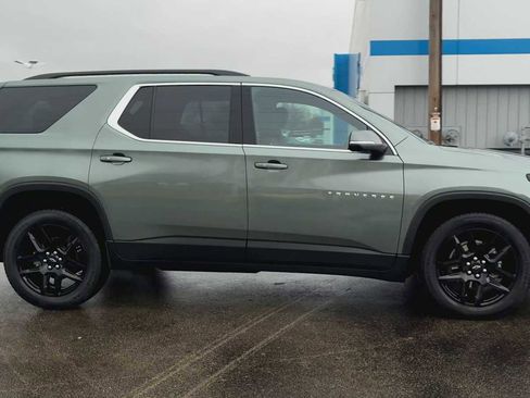 Certified 2023 Chevrolet Traverse LT w/ Rear Camera Mirror Package image 9