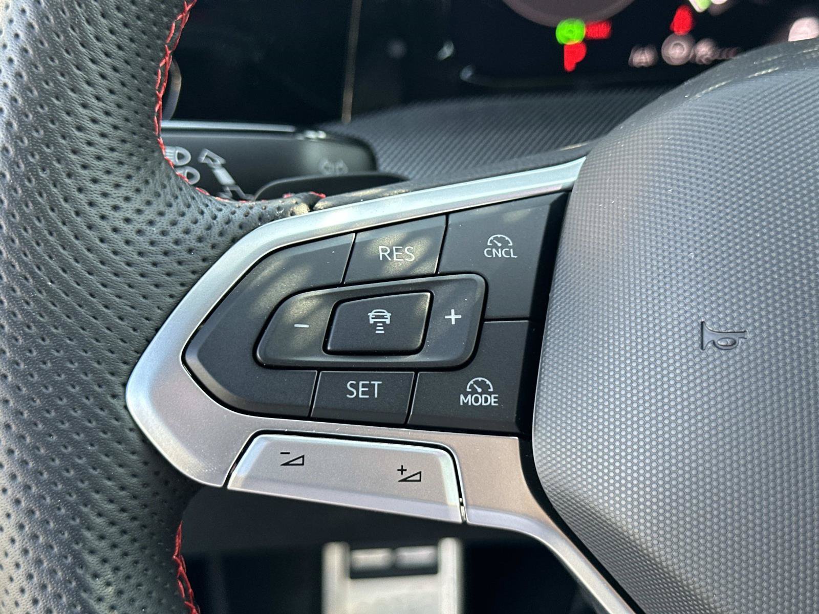 New 2026 Volkswagen GTI SE FWD image 9