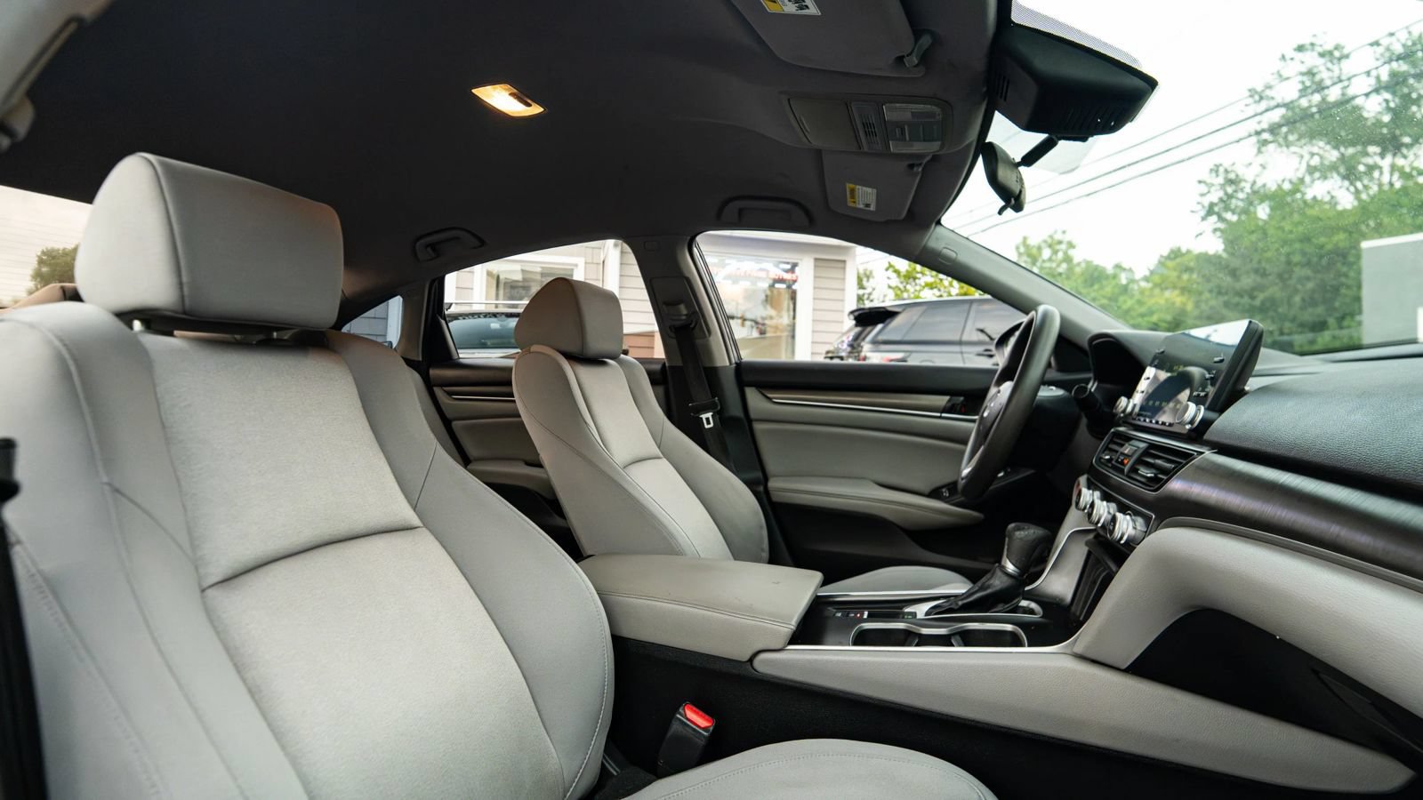 Used 2018 Honda Accord LX image 10