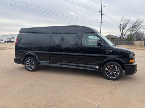 New 2025 GMC Savana 2500 Extended w/ Driver Convenience Package RWD image 6