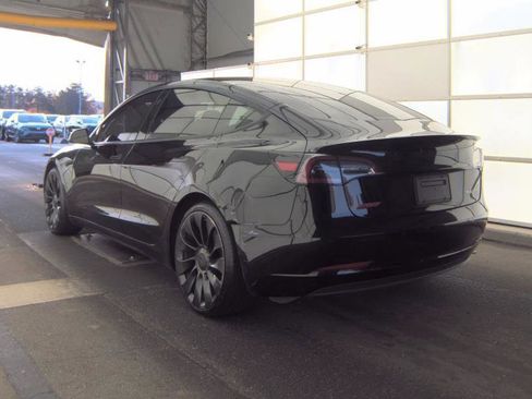 Used 2022 Tesla Model 3 Performance image 3