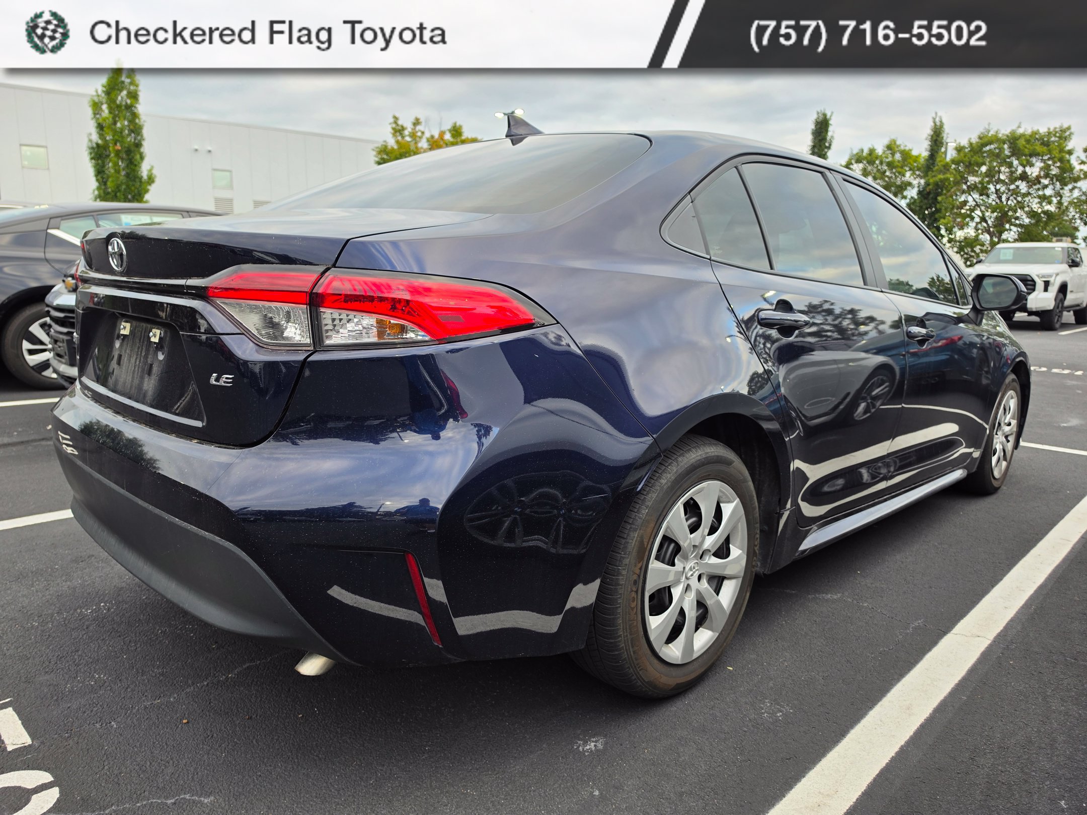 Used 2025 Toyota Corolla LE FWD image 6