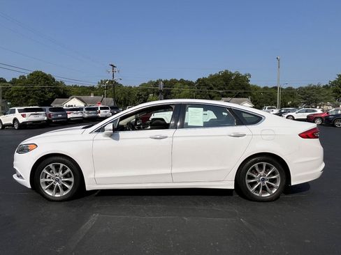 Used 2017 Ford Fusion SE w/ Fusion SE Technology Package FWD image 24