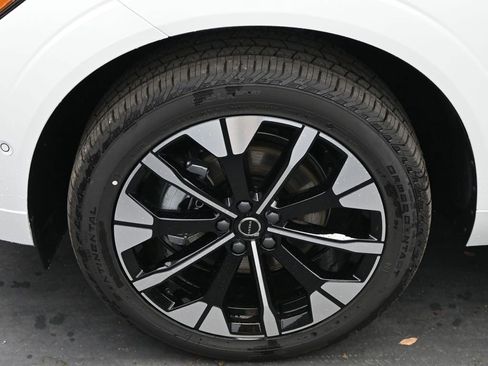 New 2026 Volvo XC60 B5 Plus w/ Protection Package Premier AWD/4WD image 4