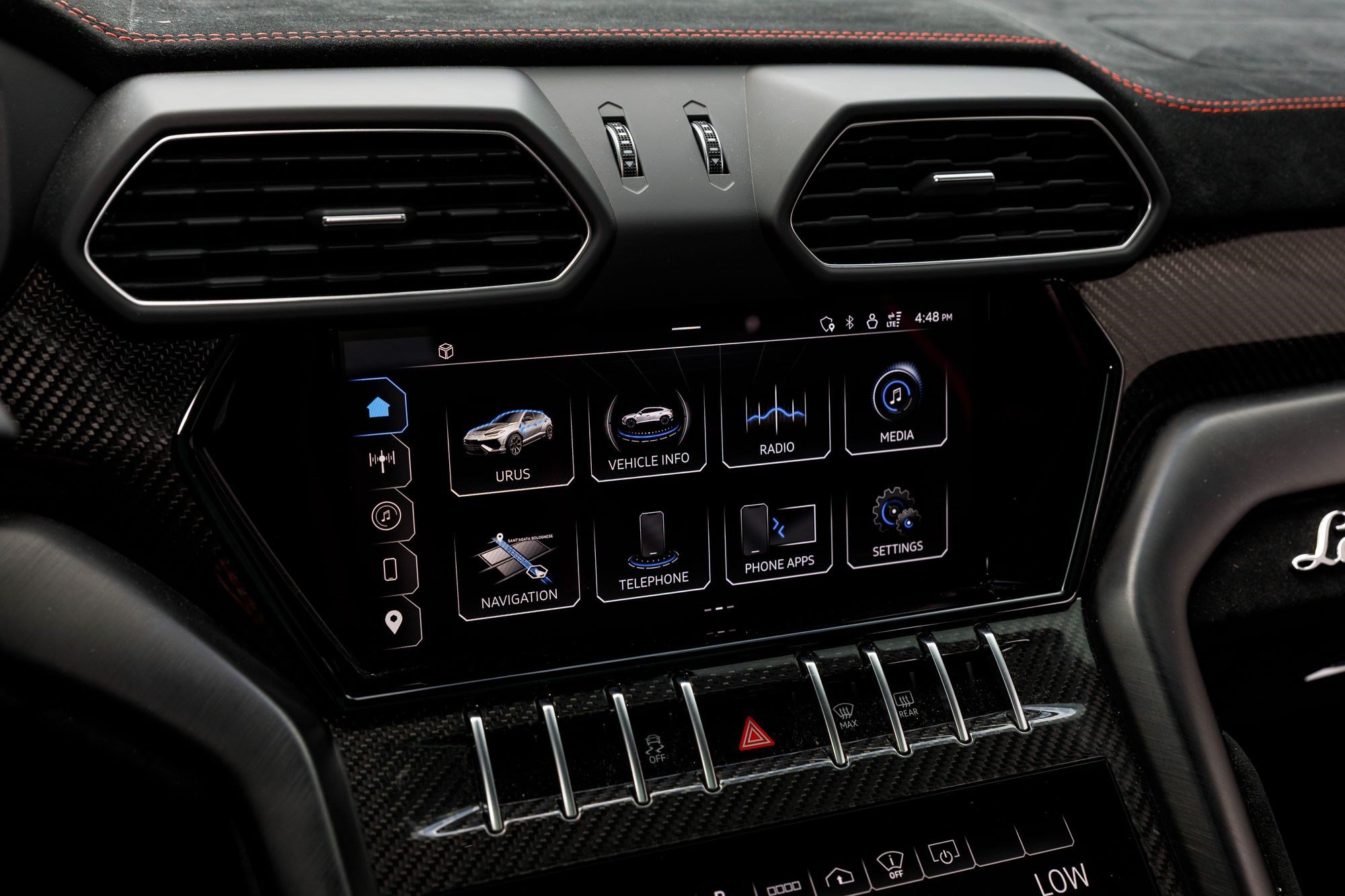 Used 2024 Lamborghini Urus Performante AWD/4WD image 38