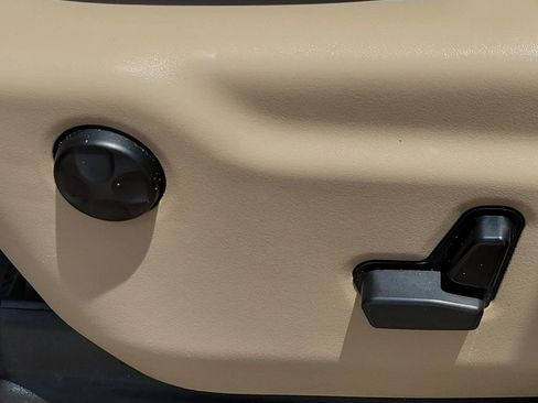 Used 2015 Jeep Grand Cherokee Limited w/ Trailer Tow Group IV image 30