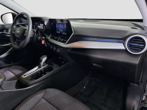 Used 2024 Chevrolet Trax LS w/ LS Convenience Package FWD image 29