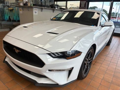 Used 2019 Ford Mustang Premium RWD image 7