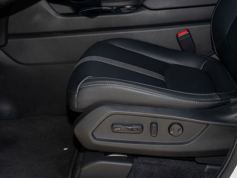 Certified 2025 Honda Pilot EX-L image 32
