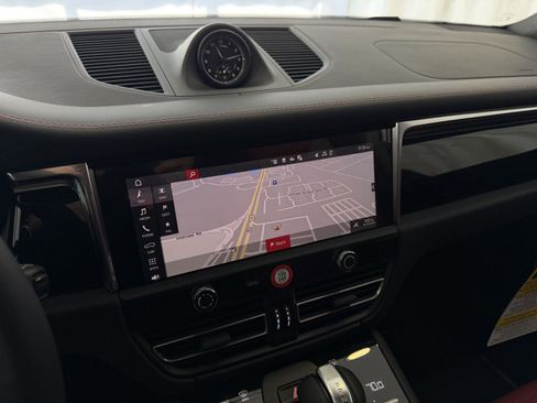 New 2026 Porsche Macan S image 23