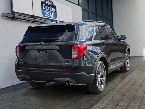 Used 2024 Ford Explorer XLT w/ Equipment Group 202A AWD/4WD image 3
