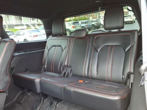 Used 2019 Ford Expedition Limited w/ Equipment Group 303A AWD/4WD image 10