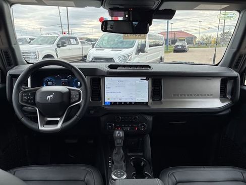 New 2026 Ford Bronco Outer Banks w/ Sasquatch Package image 24