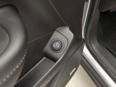 Used 2024 GMC Terrain SLT w/ Infotainment Package II AWD/4WD image 26