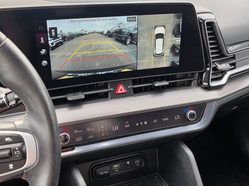 Used 2024 Kia Sportage SX image 10