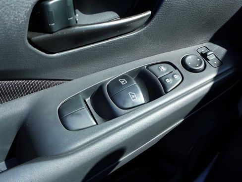 New 2025 Nissan Kicks Play S image 14