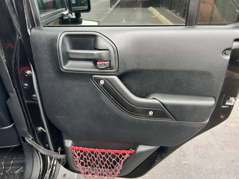 Used 2018 Jeep Wrangler Unlimited Rubicon AWD/4WD image 10