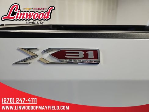 Used 2024 GMC Sierra 1500 SLT w/ X31 Off-Road Package image 11