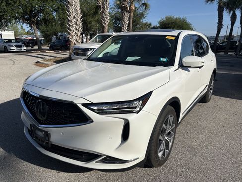 Used 2023 Acura MDX SH-AWD w/ Technology Package image 3