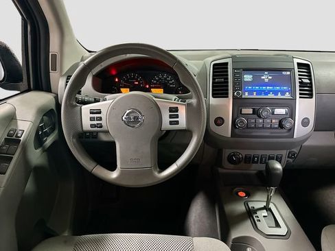 Used 2020 Nissan Frontier SV image 22