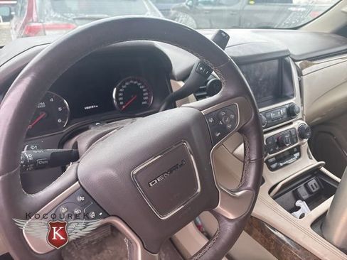 Used 2016 GMC Yukon XL Denali image 4